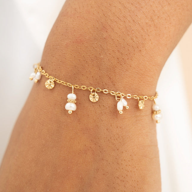 Bracelet - pampilles rondes finition étoile, perles d'eau douce
