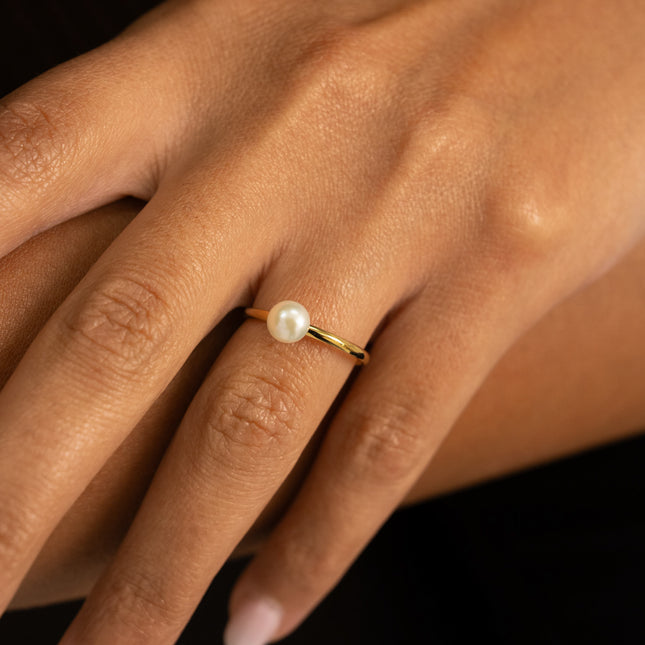 Bague fine - perle d'eau douce 6,5 mm