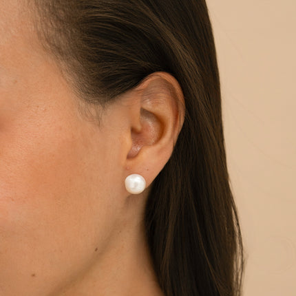 Boucles puces - perle d'eau douce plate 11 mm