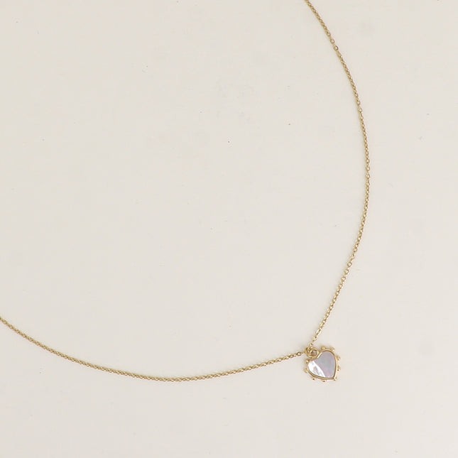 Collier - coeur contour grainé et finition nacre