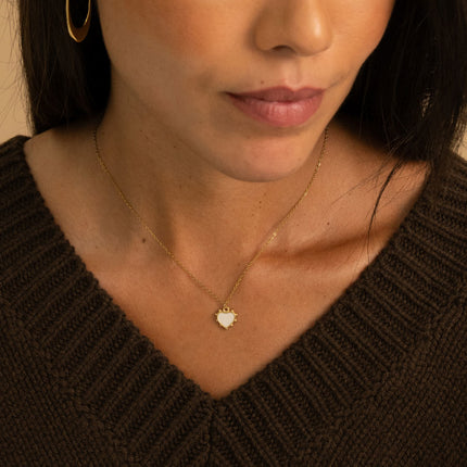 Collier - coeur contour grainé et finition nacre