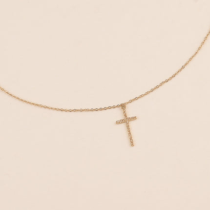 Collier - croix religieuse martelée