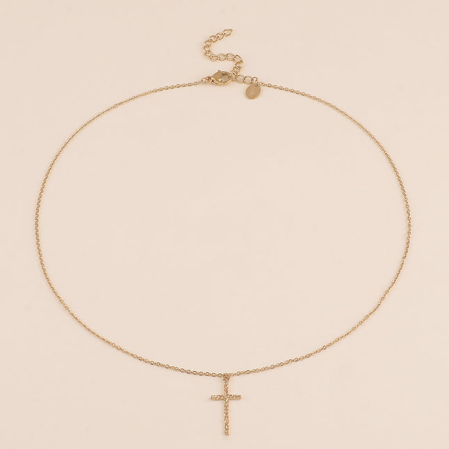 Collier - croix religieuse martelée
