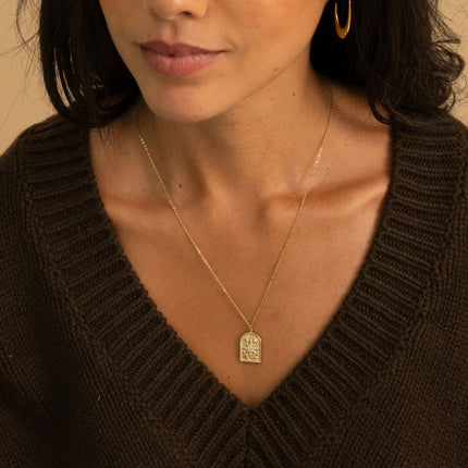 Collier - plaquette striée avec étoiles et cristaux