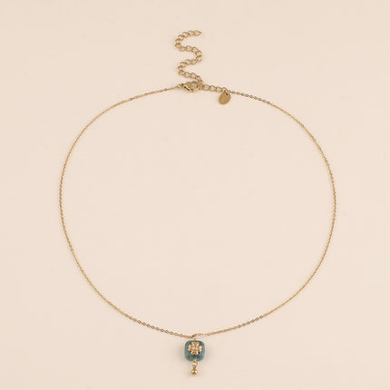 Collier - pierre naturelle carrée et trèfle