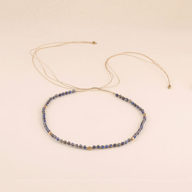 Collier - sur cordon avec pierres naturelles cubiques, fermoir coulissant