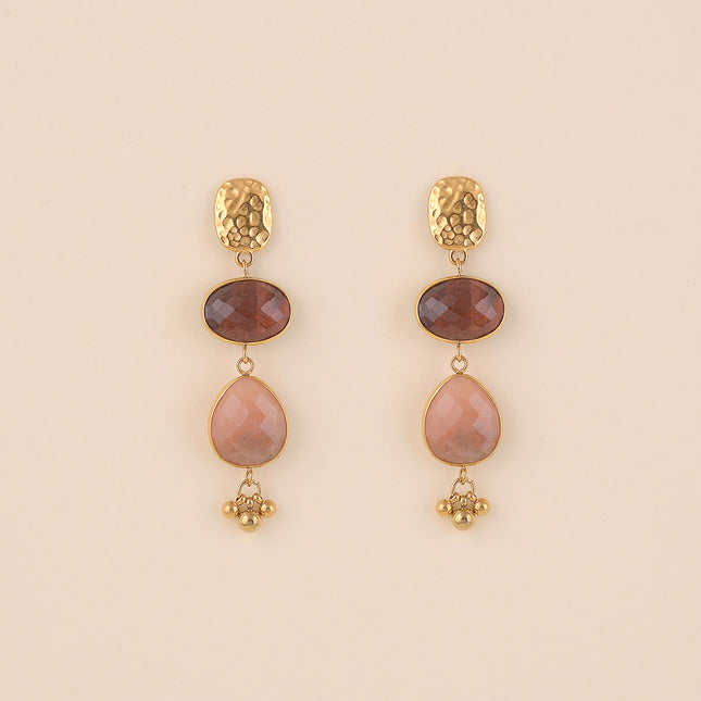 Boucles pendantes - pièce rectangulaire martelée, 2 pierres naturelles ovale et triangulaire et 3 boules