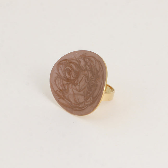 Bague - pièce ovale plate, émail reflet nacré