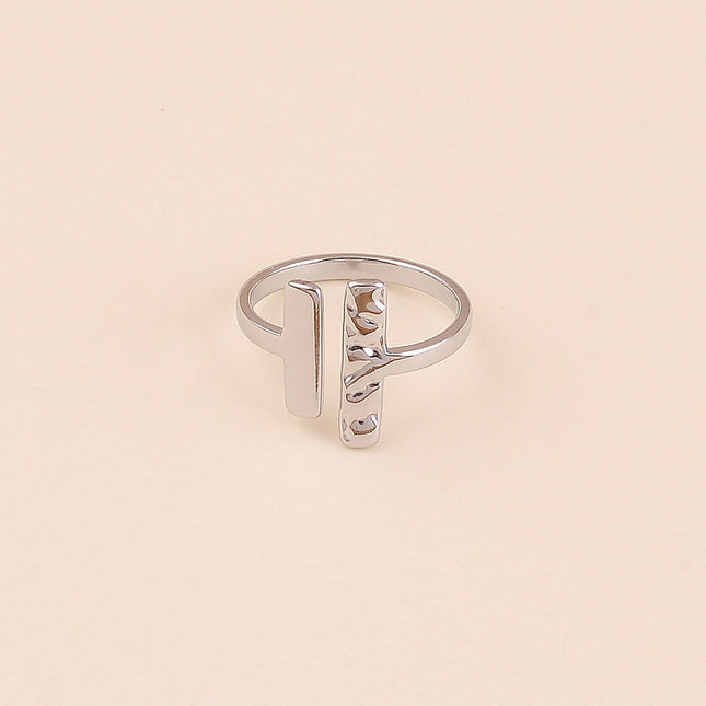 Bague ouverte - 2 barres, une barre texturée