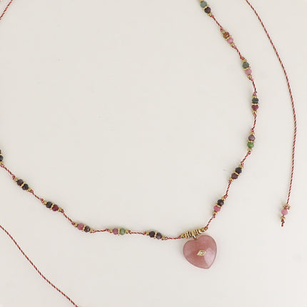 Sautoir sur fil - perles en acier, pierres naturelles et coeur brossé avec oeil et cristal
