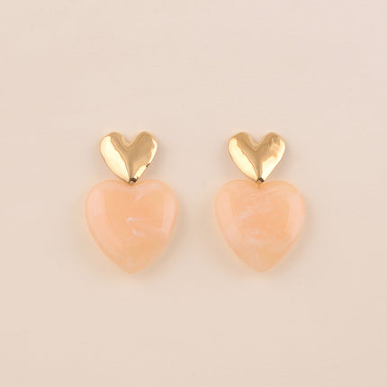 Boucles pendantes - coeurs et résine