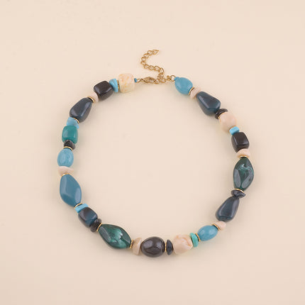 Collier sur fil - perles en résine