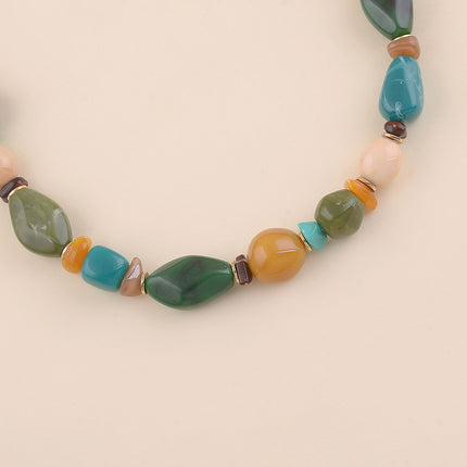 Collier sur fil - perles en résine
