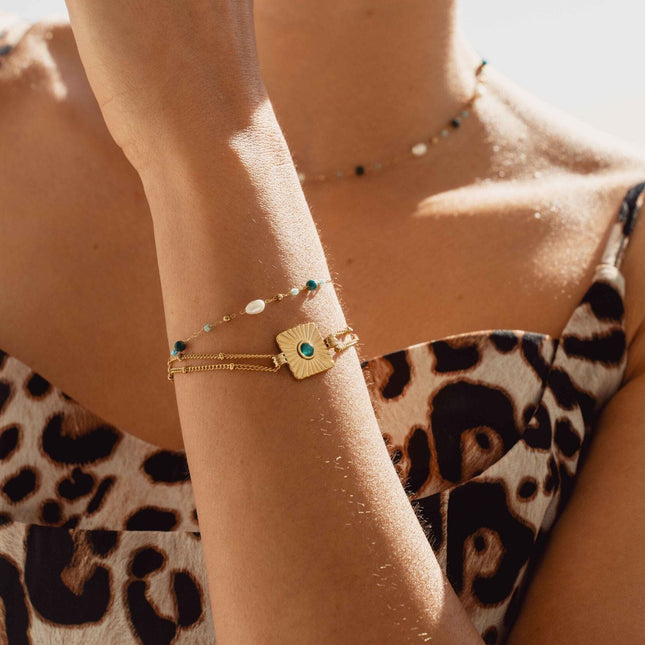 Felise Bracelet - Engraved square and natural stone