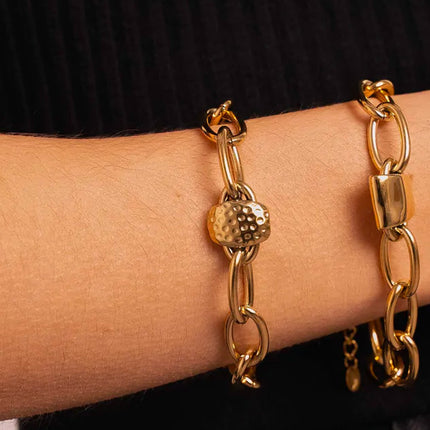 Bracelet Bailyne - mailles ovales, pendentif pointillé