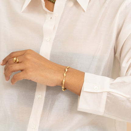 Bangle - wavy ring with a dripple effect