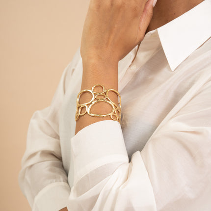 Cuff - openwork bubble shape