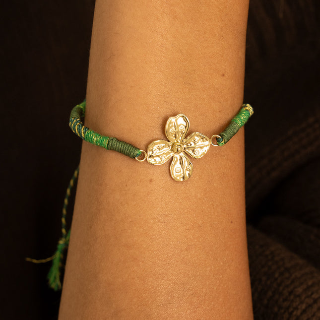 Bracelet sur cordon - fermoir coulissant, pendentif feuillage