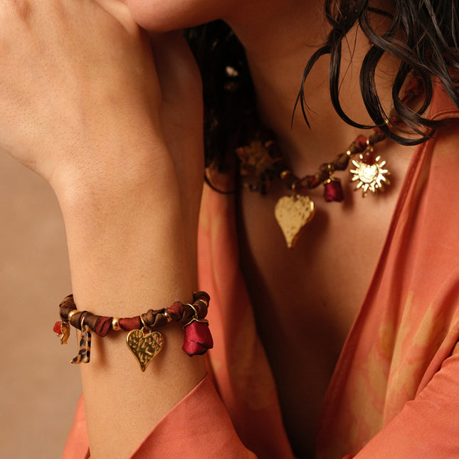 Bracelet Néor - tissu, fleur, pierre naturelle, coeur, soleil, rose ruban, botte en résine