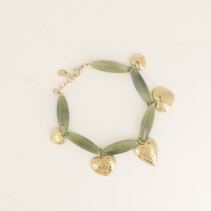Bracelet - sur câble, perles en résine, anneaux en acier inoxydable et pendentifs coeurs aux motifs fleurs gravées