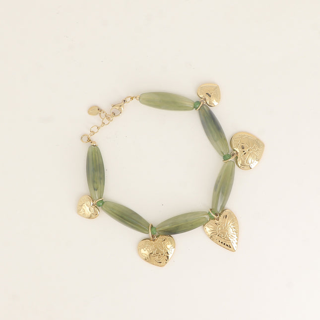 Bracelet - sur câble, perles en résine, anneaux en acier inoxydable et pendentifs coeurs aux motifs fleurs gravées