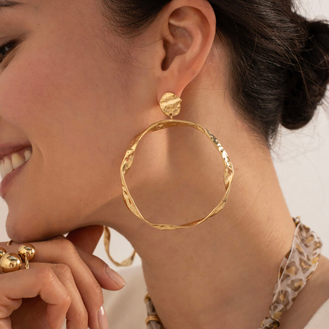 Boucles pendantes Lysiane - 2 pièces, rond martelé et grand anneau torsadé