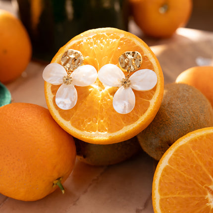 Boucles pendantes Onda - trèfle à 3 feuilles nacrées