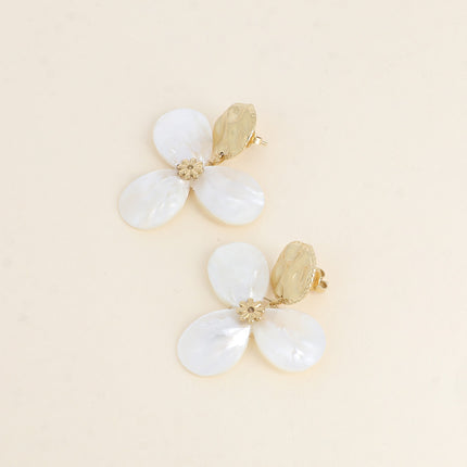 Boucles pendantes Onda - trèfle à 3 feuilles nacrées