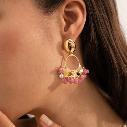 Boucles pendantes Eulalia - boule ovale et pièce ajourée avec pierres naturelles, résine blanche