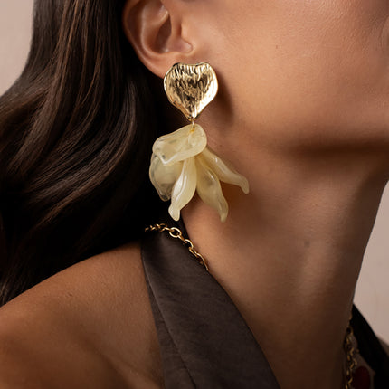 Boucles pendantes Latte - pièce texturée et de pièces pendantes en acétate