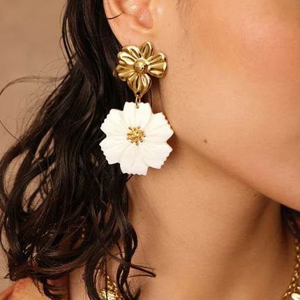 Boucles pendantes Nébrel - 2 pièces (fleur et nacre)