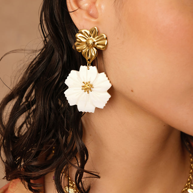 Nébriel Dangle Earrings - 2 pieces (flower and mother-of-pearl)