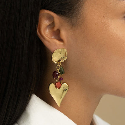 Boucles pendantes - pièce aux contours milgrains, perles, coeur lisse