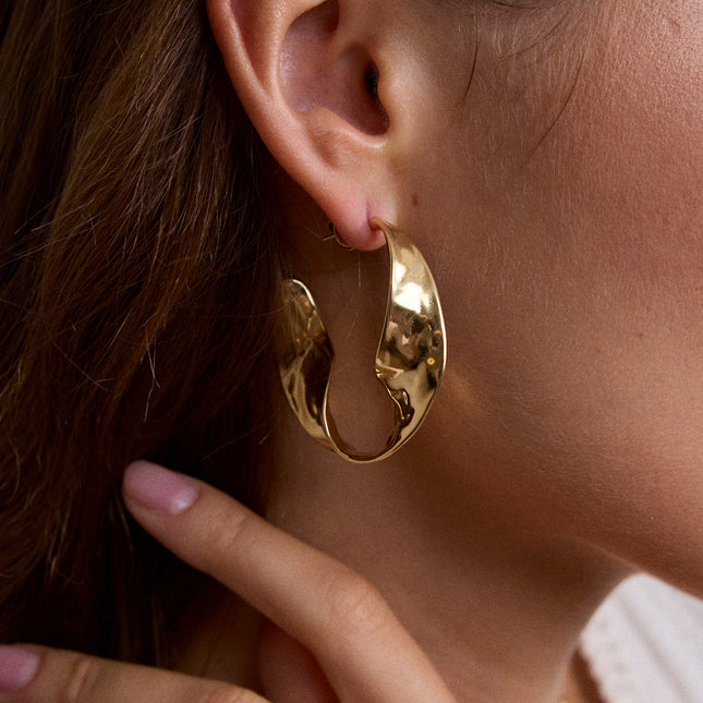 Creole earrings - flat, twisted and hammered ring