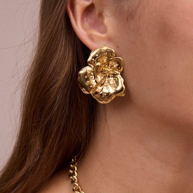 Stud earrings - floral design 37 x 47 mm
