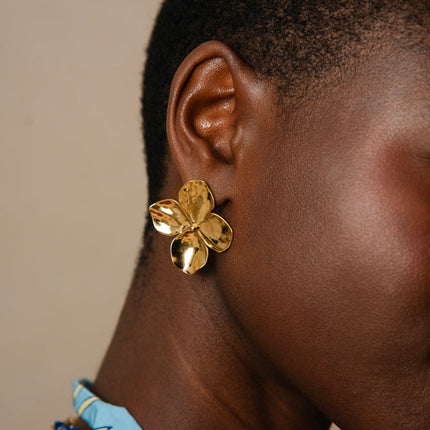 Boucles puces Olya - motif floral à 4 pétales