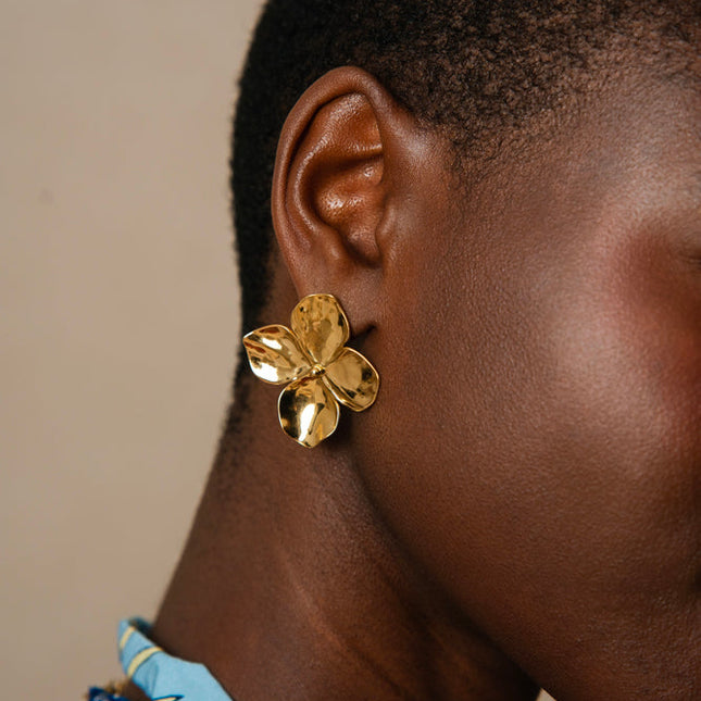 Boucles puces Olya - motif floral à 4 pétales