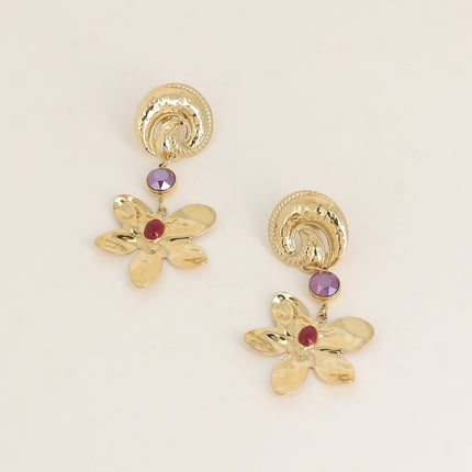 Boucles pendantes - ornées de cristaux de Swarovski® SS39, pièce tourbillon, feuillage