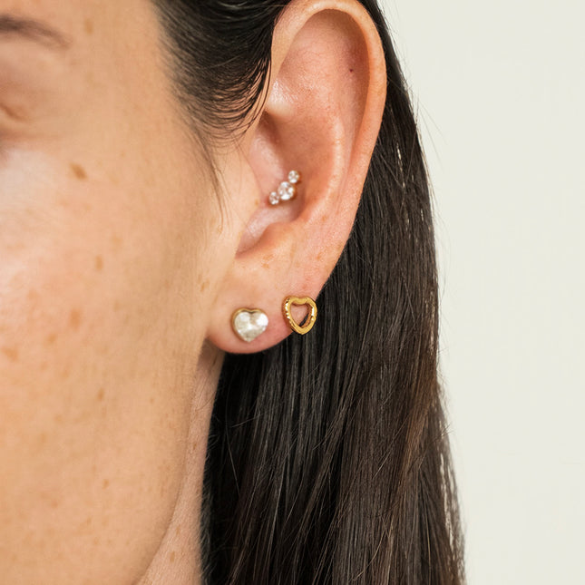 Stud earrings - small openwork heart
