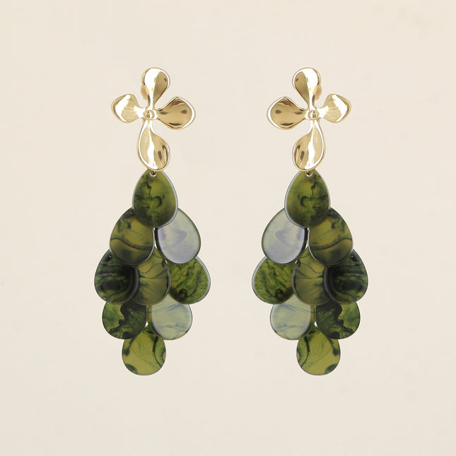 Boucles pendantes - feuillage et pétales en résine