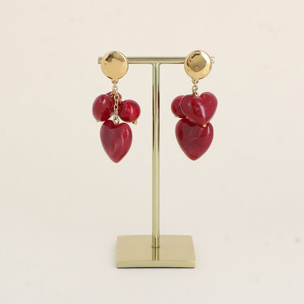 Boucles pendantes - pièce plate ronde, 2 perles coeurs et boule en résine