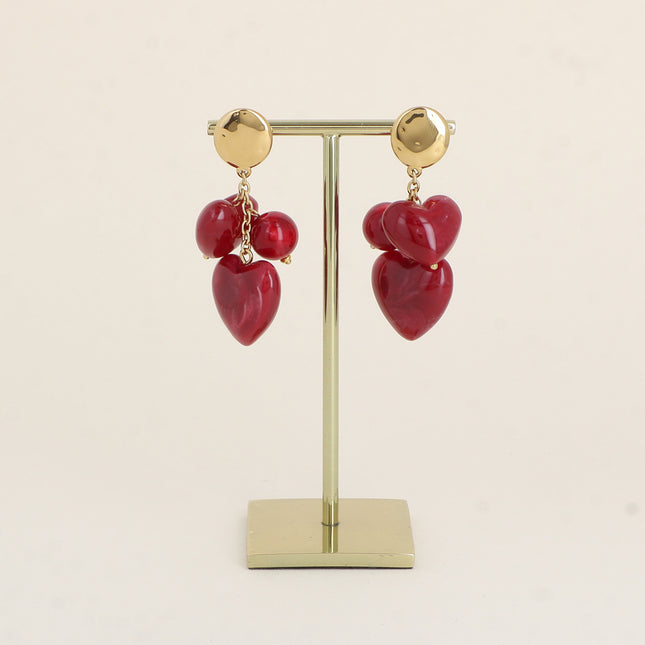 Boucles pendantes - pièce plate ronde, 2 perles coeurs et boule en résine