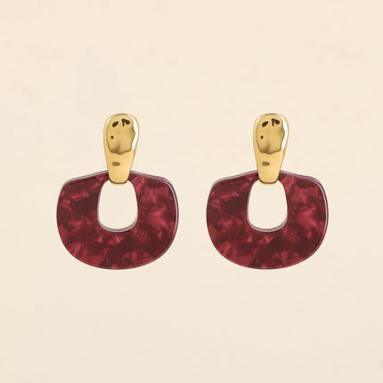 Boucles pendantes - barre martelée et pièce en résine