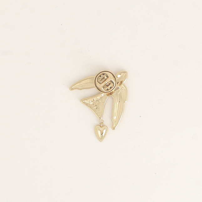 Pin's - motif oiseau et coeur