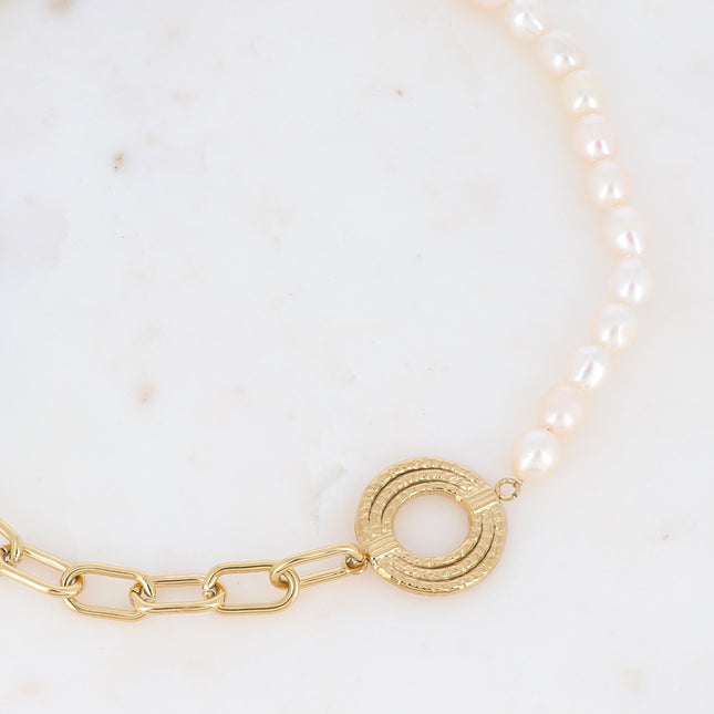 Collier Olys - anneau martelé et perles d'eau douce