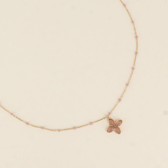 Collier Gwendolina - chaîne émaillée, trèfle et pierre naturelle