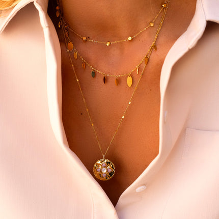 Amani Necklace - 5 Natural Stones with a Flower Effect