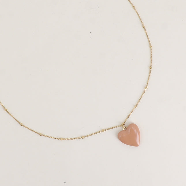 Collier - chaîne à petites boules et pendentif coeur émaillé