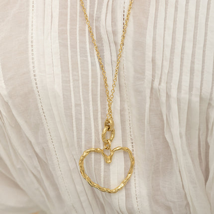Sautoir Athenia - pendentif coeur ajouré et texturé