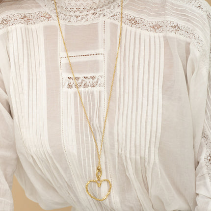 Sautoir Athenia - pendentif coeur ajouré et texturé